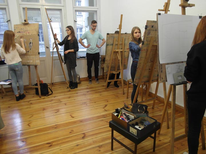 Bydgoszcz, Rysownia nauka podstaw projektowania graficznego, rysunku aksonometrycznego, rysowania perspektywy zbieżnej, rozwiązywania zadań egzaminacyjnych dla kandydatów na studia