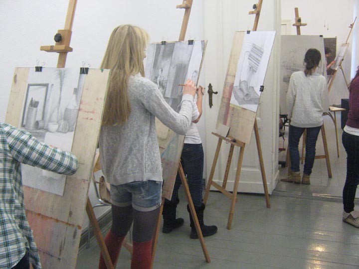 Bydgoszcz rysownia kursu podstaw projektowania dla kandydatów na studia: architektura, architektura wnętrz, wzornictwo przemysłowe, grafika, malarstwo, projektowanie odzieży